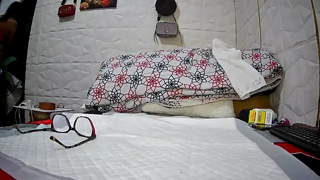 Snapshot of Mendoza_Amaranata chatting on 09/11/25, 05:40 Mendoza Amaranata online show from 09/11/25, 05:40