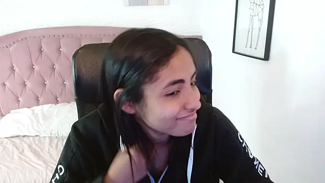 shaneelle online show from 11/08/25, 03:12