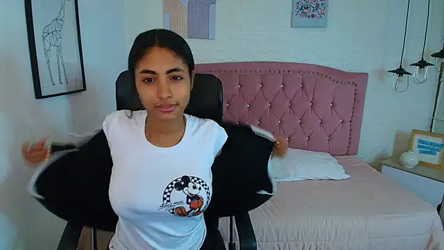 shaneelle online show from 11/24/25, 03:06