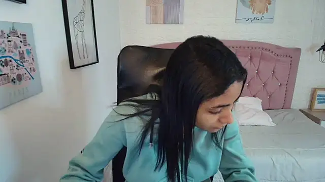 shaneelle online show from 12/19/25, 03:13