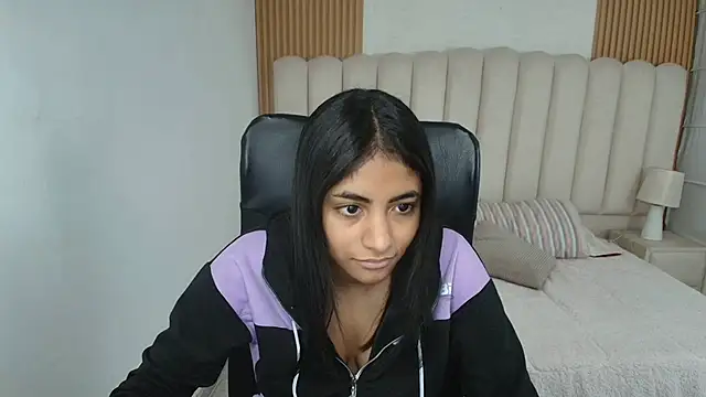 shaneelle online show from 04/09/26, 06:19