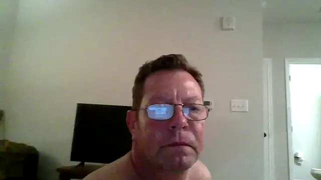 Goldenbear3111 online show from 05/18/26, 04:18