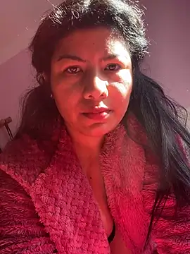 Snapshot of katymojadit chatting on 01/17/25, 10:00 katymojadit online show from 01/17/25, 10:00