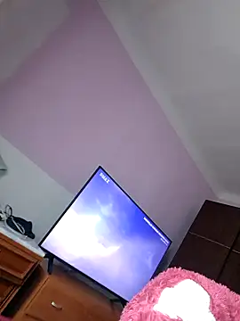 Snapshot of katymojadit chatting on 12/15/25, 01:15 katymojadit online show from 12/15/25, 01:15