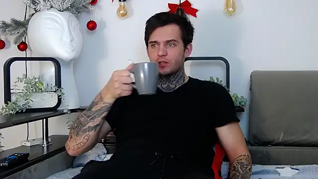 Snapshot of CarterCole chatting on 12/26/24, 07:35 CarterCole online show from 12/26/24, 07:35