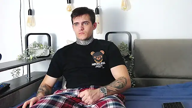 Snapshot of CarterCole chatting on 02/03/25, 11:31 CarterCole online show from 02/03/25, 11:31