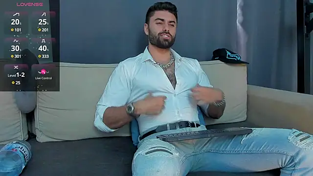 Snapshot of RawAdam chatting on 12/04/24, 09:07 RawAdam online show from 12/04/24, 09:07