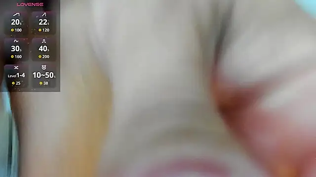 Snapshot of RawAdam chatting on 09/29/25, 12:10 RawAdam online show from 09/29/25, 12:10