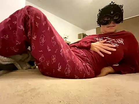 Marilou1983 online show from 09/18/25, 08:11