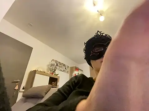 Marilou1983 online show from 12/02/25, 09:32