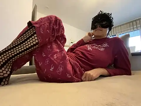 Marilou1983 online show from 05/11/26, 02:45