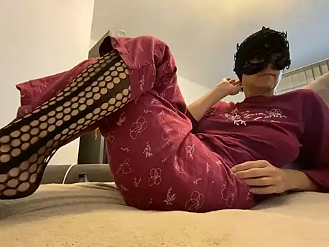 Marilou1983 online show from 06/09/26, 07:42