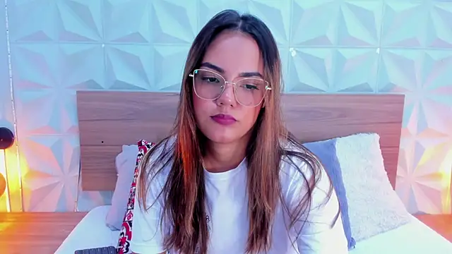 Stacey white  online show from 03/18/25, 08:04