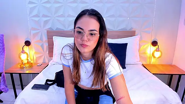 Stacey white  online show from 09/14/25, 07:57