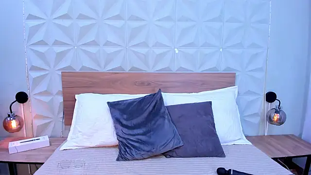 Stacey white  online show from 11/22/25, 07:13