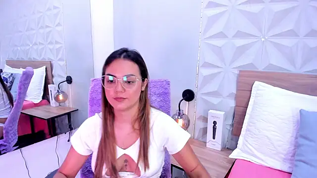 Stacey white  online show from 04/07/26, 07:58