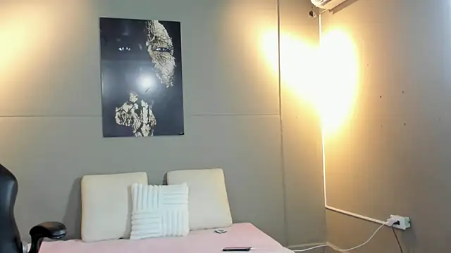 Snapshot of lola_red95 chatting on 02/26/26, 07:24 lola red95 online show from 02/26/26, 07:24