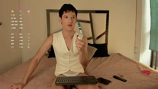 Snapshot of jey_7m chatting on 10/27/25, 10:03 jey 7m online show from 10/27/25, 10:03