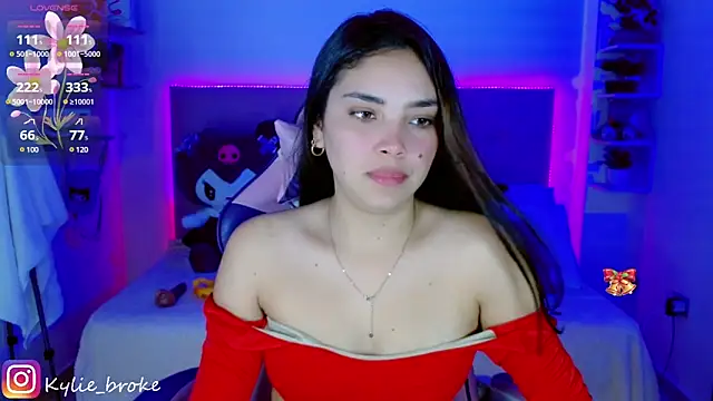 Snapshot of Kylie_brokee chatting on 01/08/25, 09:12 Kylie brokee online show from 01/08/25, 09:12