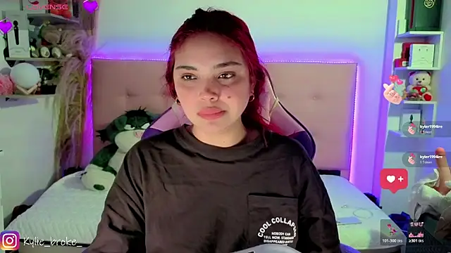Snapshot of Kylie_brokee chatting on 05/23/26, 12:16 Kylie brokee online show from 05/23/26, 12:16
