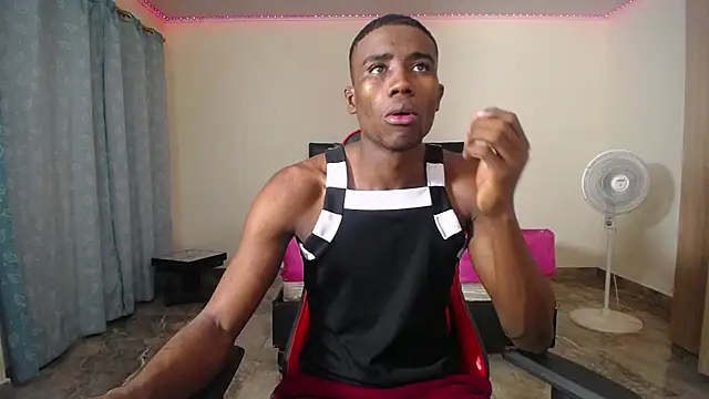 Snapshot of Couplex_sexx chatting on 10/14/25, 04:46 Couplex sexx online show from 10/14/25, 04:46