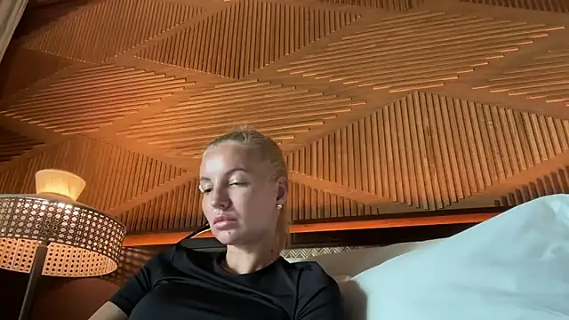 aestetick online show from 11/30/25, 04:27