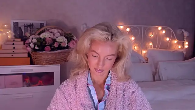 aestetick online show from 12/17/25, 09:04