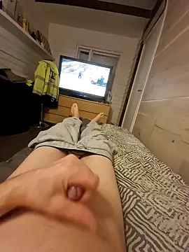 Snapshot of marcis222 chatting on 03/15/26, 05:30 marcis222 online show from 03/15/26, 05:30