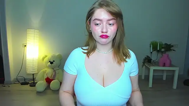 AidaPerry online show from 11/21/25, 09:13