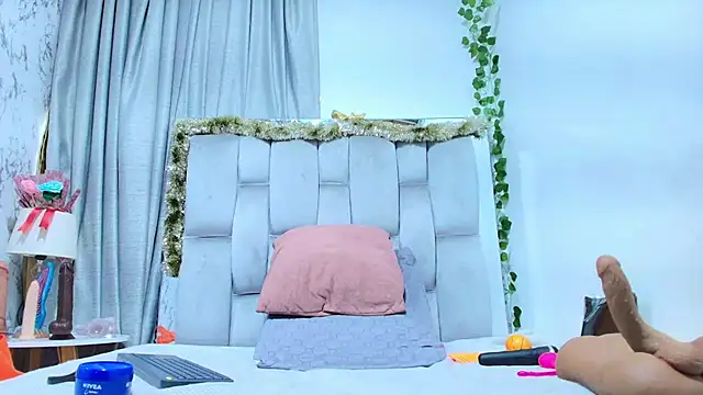  Marcela   online show from 12/18/25, 12:33