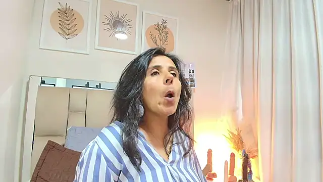  Marcela   online show from 07/04/26, 11:27