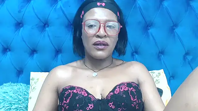 SpicyQueenxxxx online show from 03/28/26, 04:17