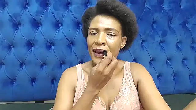 SpicyQueenxxxx online show from 05/28/26, 05:49