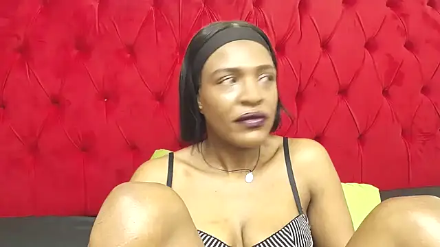 SpicyQueenxxxx online show from 06/18/26, 06:46