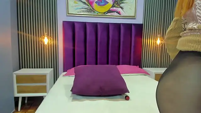 Nahiajhonson  online show from 01/09/25, 03:12