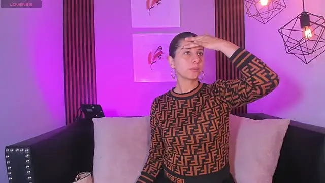 Nahiajhonson  online show from 11/25/25, 01:00