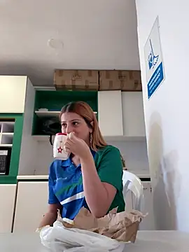 Nahiajhonson  online show from 12/20/25, 01:18