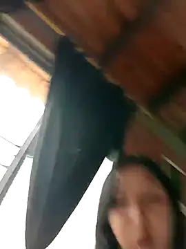 Snapshot of SamaraJay1 chatting on 11/15/25, 04:03 SamaraJay1 online show from 11/15/25, 04:03