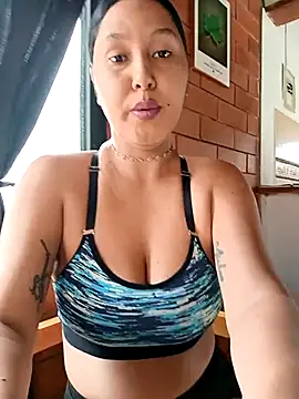 Snapshot of SamaraJay1 chatting on 12/03/25, 04:05 SamaraJay1 online show from 12/03/25, 04:05