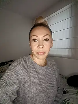 coral smitth online show from 10/12/25, 06:40