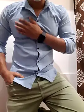 Snapshot of Guyinshortss chatting on 09/24/25, 07:50 Guyinshortss online show from 09/24/25, 07:50