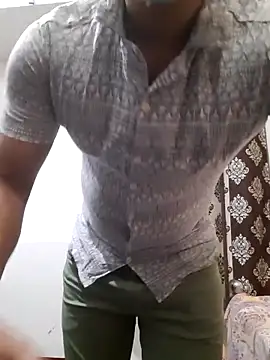 Snapshot of Guyinshortss chatting on 11/15/25, 06:59 Guyinshortss online show from 11/15/25, 06:59