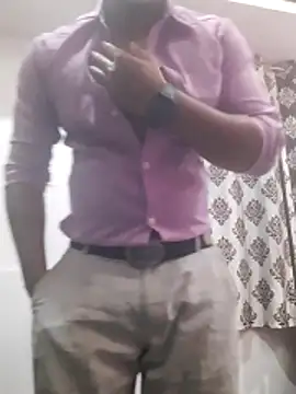 Snapshot of Guyinshortss chatting on 02/14/26, 08:49 Guyinshortss online show from 02/14/26, 08:49