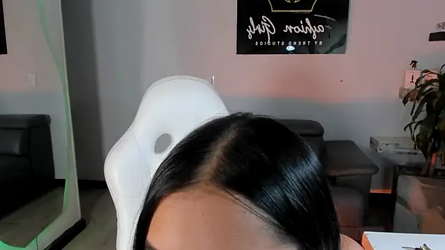 EmmaTorres  online show from 02/16/25, 09:05