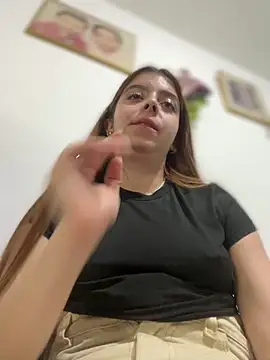 Snapshot of Cloew_Marz chatting on 02/11/25, 01:31 Cloew Marz online show from 02/11/25, 01:31