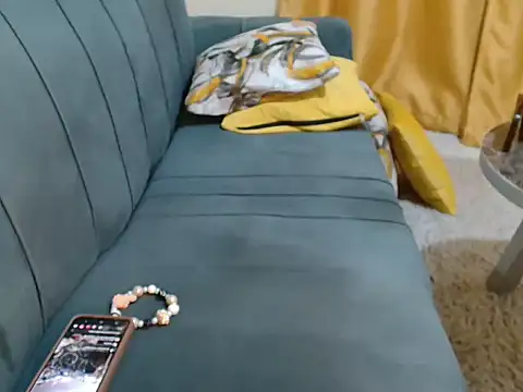 Snapshot of leslysexygirl chatting on 12/18/25, 07:03 leslysexygirl online show from 12/18/25, 07:03