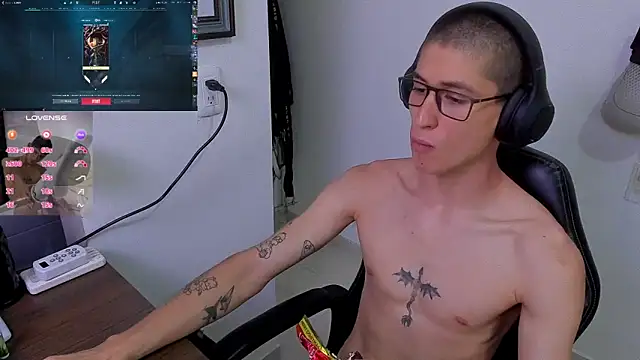 Snapshot of Jaack_str chatting on 12/12/24, 11:14 Jaack str online show from 12/12/24, 11:14