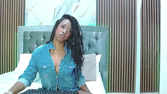 Snapshot of AshleyMontana chatting on 12/21/25, 02:46 AshleyMontana online show from 12/21/25, 02:46