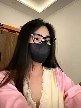 Snapshot of Lilisa_miu chatting on 10/09/25, 04:49 Lilisa miu online show from 10/09/25, 04:49