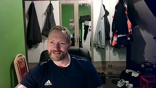 Snapshot of Rockburg chatting on 01/17/25, 02:28 Rockburg online show from 01/17/25, 02:28